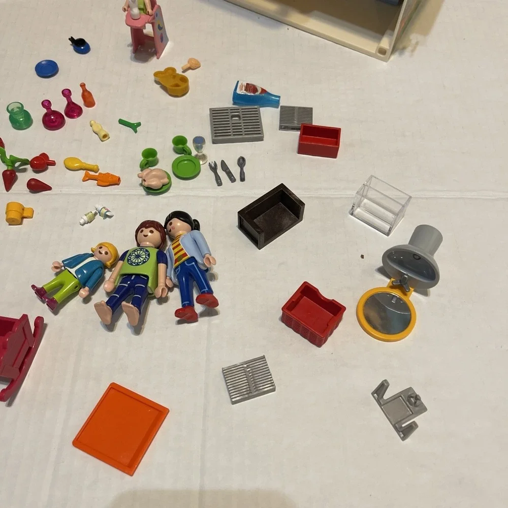 Playmobil Dollhouse 2005 Folding Take Along Play House w/People And‎ Accessories